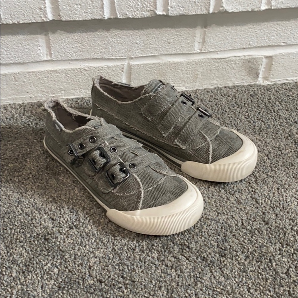 Rocket Dog Sneakers Size 3